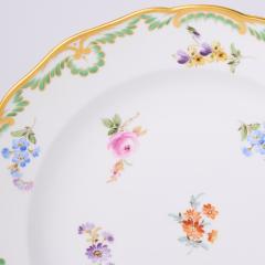 Extensive 19th Century Meissen Porcelain Dinnerware Service For Twelve People - 4553117
