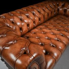 FINE 19TH CENTURY VICTORIAN WALNUT LEATHER UPHOLSTERED CHESTERFIELD SOFA - 1931988