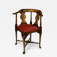 FINE AND RARE QUEEN ANNE CORNER CHAIR - 3064675