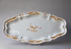FRENCH 18TH CENTURY LARGE OVAL EARTHENWARE SERVING DISH WITH A SHAPED EDGE - 4232842