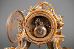 FRENCH LOUIS XV STYLE GILT BRONZE AND PORCELAIN MANTEL CLOCK 19TH CENTURY - 3566424