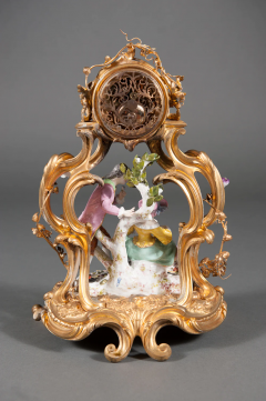 FRENCH LOUIS XV STYLE GILT BRONZE AND PORCELAIN MANTEL CLOCK 19TH CENTURY - 3566475