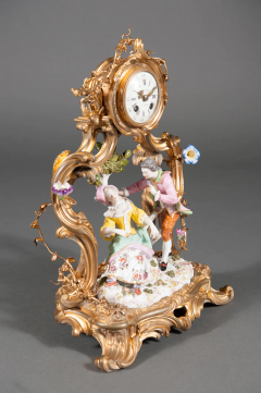FRENCH LOUIS XV STYLE GILT BRONZE AND PORCELAIN MANTEL CLOCK 19TH CENTURY - 3566534