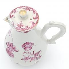Famille Rose Chinese Pink Porcelain Creamer circa 1780 - 2990072