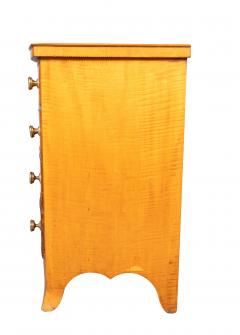 Federal Birdseye Maple Bow Front Chest Of Drawers - 4246541
