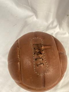 Fernand Longchamp 1950s Stitched leather on ceramic hand ball decorative boxe - 3923651