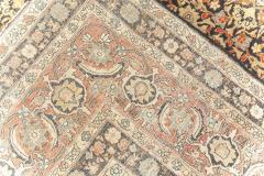 Fine Antique Kirman Rug in Black Red and Yellow - 2445573
