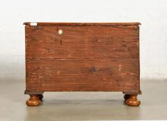 Fine Baroque Walnut Serpentine Chest of drawers - 2138802