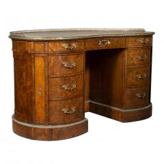 Fine Early Victorian Burl Walnut Kidney Shaped Desk - 3741238