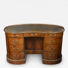 Fine Early Victorian Burl Walnut Kidney Shaped Desk - 3759136