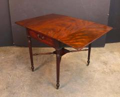 Fine George III Mahogany Pembroke Table - 2134905