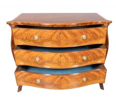 Fine George III Mahogany Serpentine Chest Of Drawers - 4458938