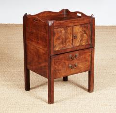 Fine Georgian Bedside Cupboard - 3937385