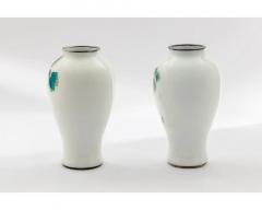 Fine Pair of Japanese Cloisonn Enamel Vases by Ando with Grapes on White Ground - 4552882