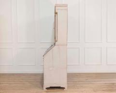 Fine Swedish three part bureau with charming carvings and marble painted columns - 4506610