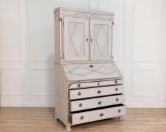 Fine Swedish three part bureau with charming carvings and marble painted columns - 4506646