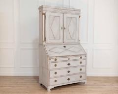 Fine Swedish three part bureau with charming carvings and marble painted columns - 4506651