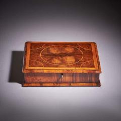 Fine William and Mary 17th Century Olive Oyster Lace Box - 3542031