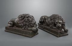 Fine and Large Pair of Grand Tour Marble Figures of Recumbent Lions - 1654773