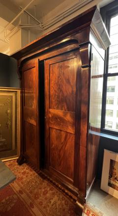 Fine mahogany American Empire armoire with fitted interior - 3160181