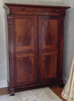Fine mahogany American Empire armoire with fitted interior - 3160737