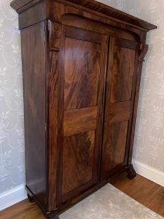 Fine mahogany American Empire armoire with fitted interior - 3160738