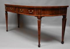 Fine quality 18thc Sheraton mahogany bow front side server - 4787870