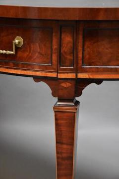 Fine quality 18thc Sheraton mahogany bow front side server - 4787872