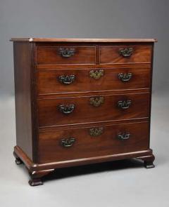 Fine quality small George III mahogany chest of drawers - 4806196