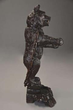 Finely carved late 19th century Black Forest hall stand of a bear - 4757187