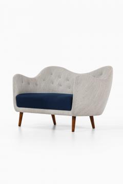 Finn Juhl Sofa in Stained Beech Legs and Reupholstered by Finn Juhl 1946 - 4479108