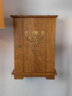 Finnish Art Nouveau Wall Cabinet in Quartersawn Oak Brass Early 20th Century - 4482595