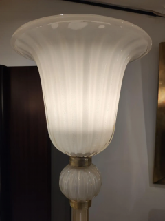 Floor Lamp in white Murano glass with gold glitter inserts - 2849948