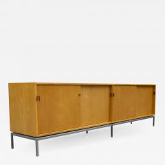 Florence Knoll Florence Knoll Maple Credenza with Leather Pulls and Oak Drawers Early 1950s - 2199314