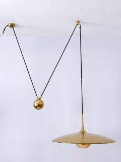 Florian Schulz Elegant Counterweight Brass Pendant Lamp Onos 55 by Florian Schulz 1970s - 3199942