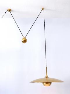 Florian Schulz Elegant Counterweight Brass Pendant Lamp Onos 55 by Florian Schulz 1970s - 3199944