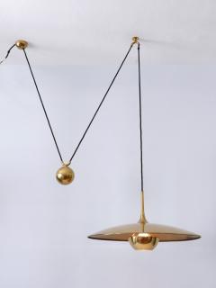 Florian Schulz Elegant Counterweight Brass Pendant Lamp Onos 55 by Florian Schulz 1970s - 3199947