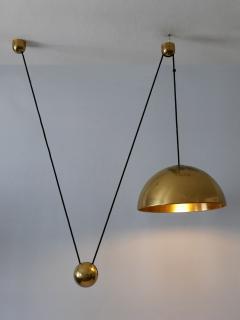 Florian Schulz Elegant Mid Century Counterweight Brass Pendant Lamp by Florian Schulz 1960s - 3840550