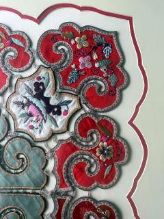 Framed Chinese Embroidered Silk Collar Qing Dynasty - 2961136