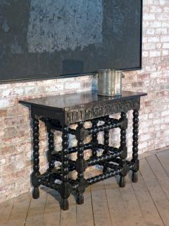 Franco Flemish 17th Century Walnut and Ebonized Console Table - 670577