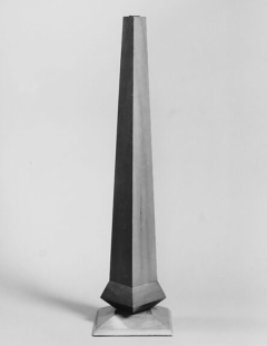 Frank Lloyd Wright Monumental Weed Holder - 4398220