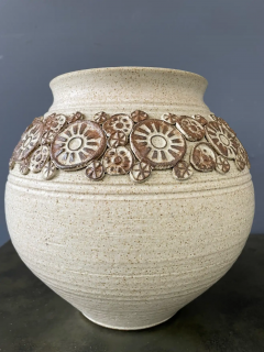 Frank Willett Wishon Harrell Studio Art Pottery Ceramic Lidded Vase with Appliqu Decoration - 2567823