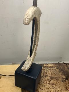 Frederick Weinberg MID CENTURY PLASTER BRASS ABSTRACT SCULPTURAL LAMPS WITH ORIGINAL RED SHADES - 4140625