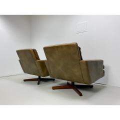 Fredrik Kayser 1970s Pair of Fredrik Kayser Leather Swivel Lounge Chairs - 2926883