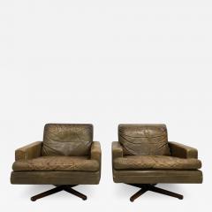 Fredrik Kayser 1970s Pair of Fredrik Kayser Leather Swivel Lounge Chairs - 2927973