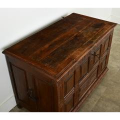 French 17th Century Carved Oak Trunk - 3862106