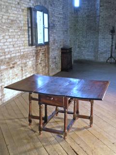 French 17th Century Louis XIII Walnut and inlaid Drop Leaf Table - 4145902