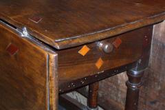 French 17th Century Louis XIII Walnut and inlaid Drop Leaf Table - 4145904