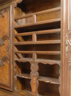 French 1820s Walnut Restoration Vaisselier from Bresse with Burl Wood Panels - 3414949