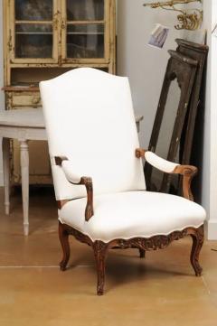 French 1840s Louis XV Style Walnut Fauteuil with Carved Accents and Upholstery - 3472639